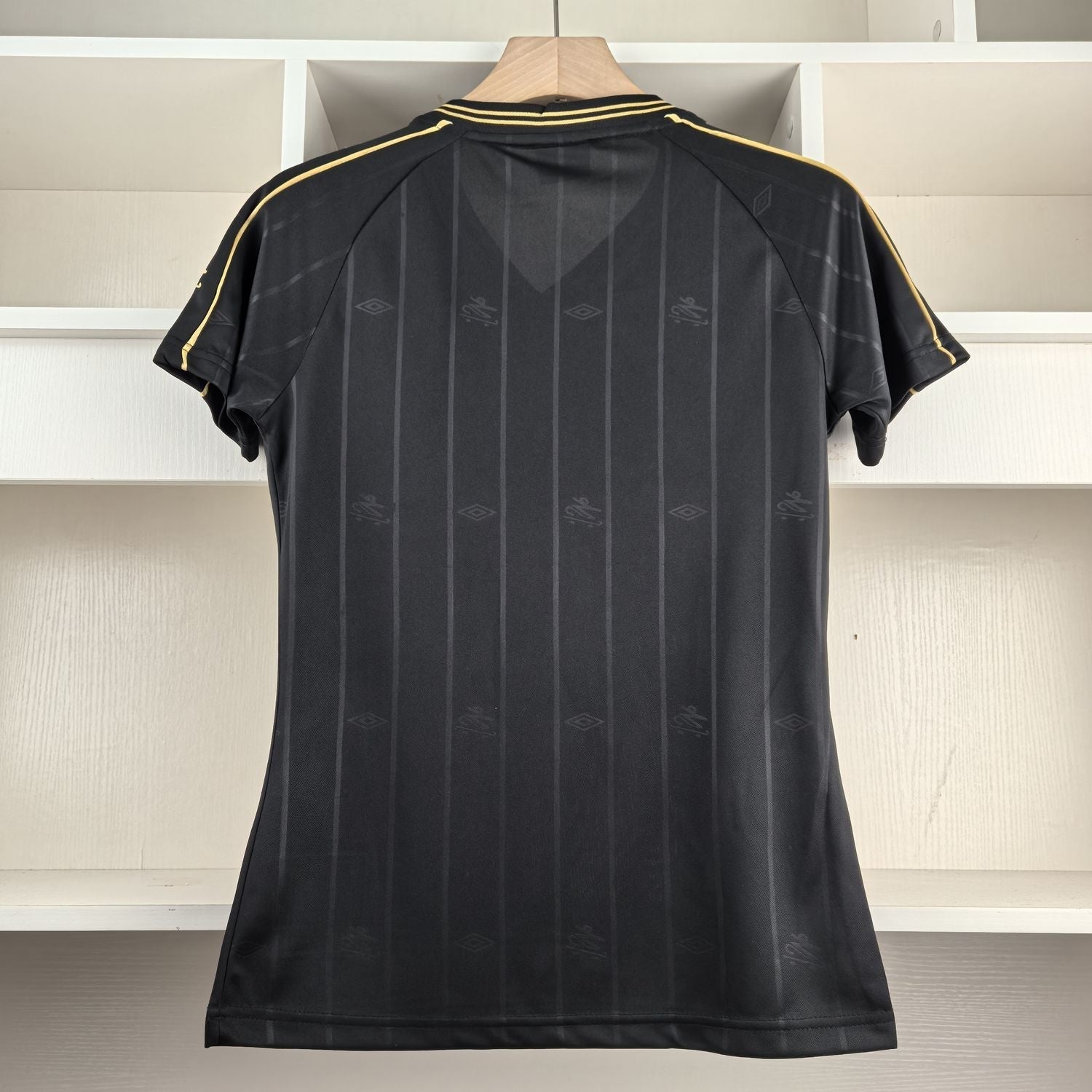 Jersey do Santos Charlie Brown 24/25 - Feminino