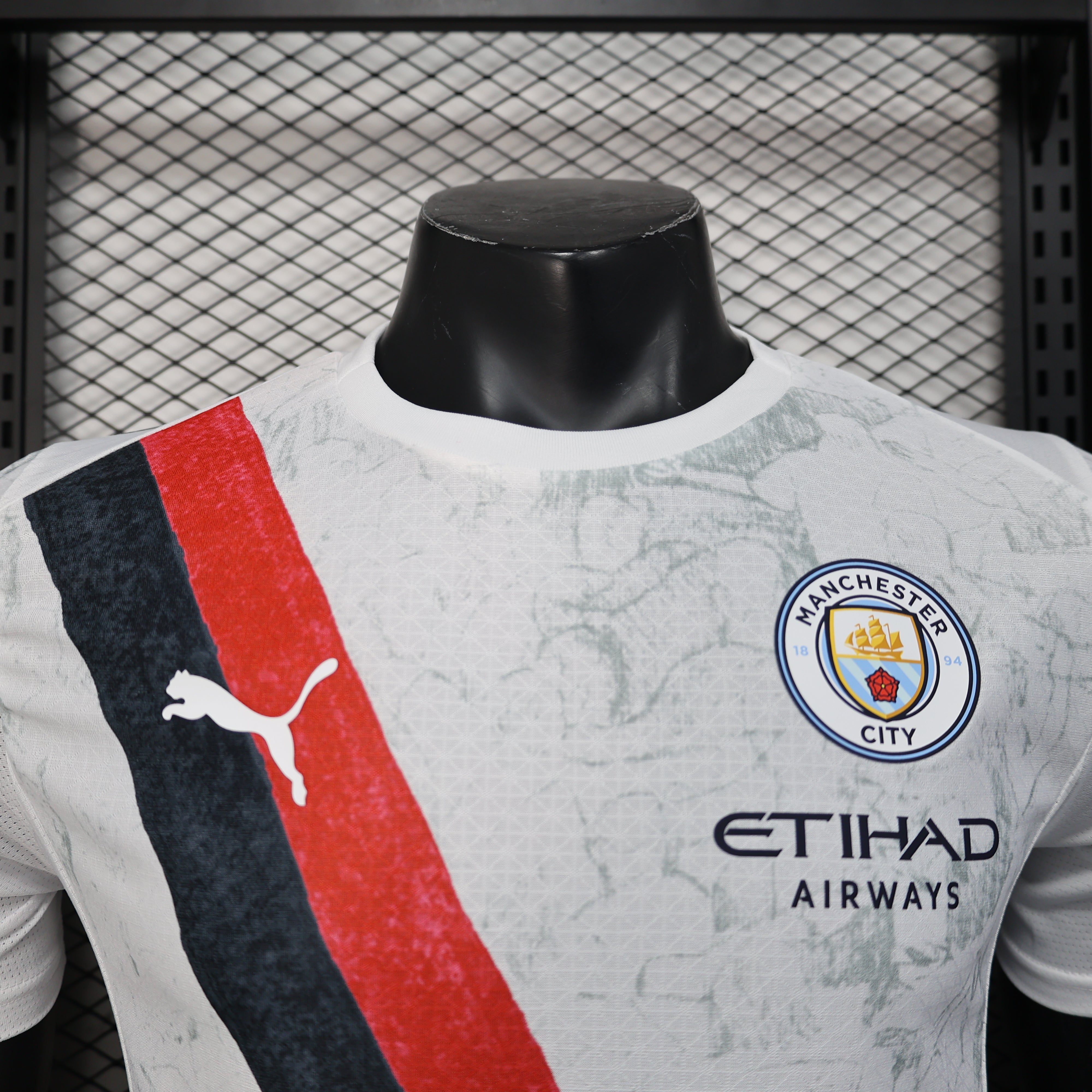 Jersey Manchester City 25/26 Player Away white with red black stripe Puma Etihad